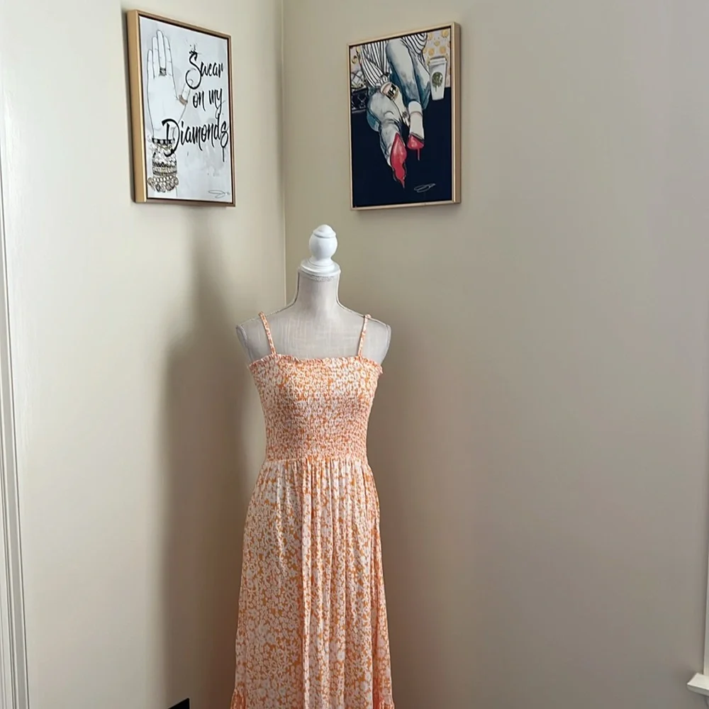 ☀️Smocked Spaghetti Strap Maxi. Size Medium